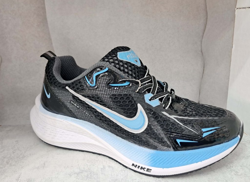 کفش اسپورت
کفش پیاده روی